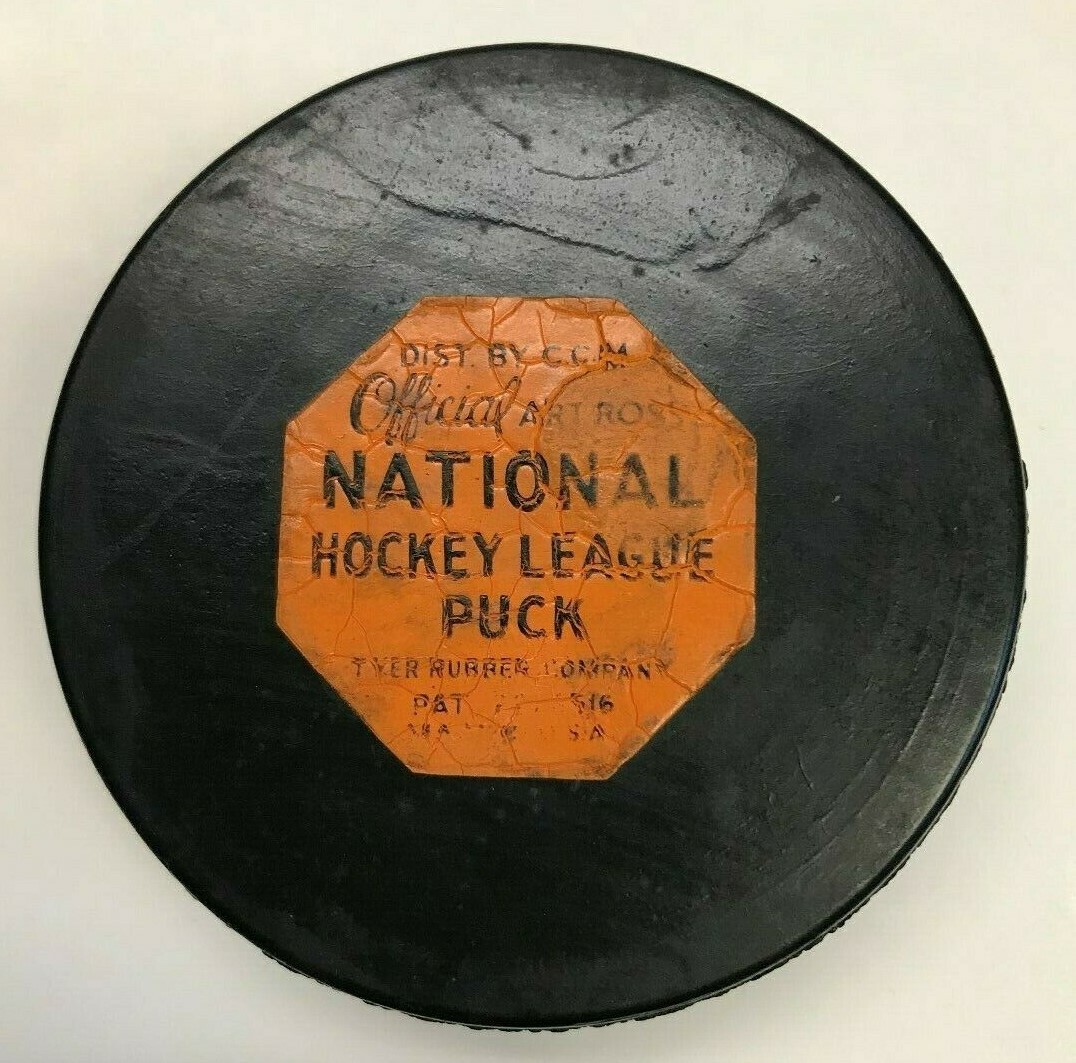 1958-62 Chicago Blackhawks NHL Hockey Game Puck Art Ross CCM Tyer Original 6