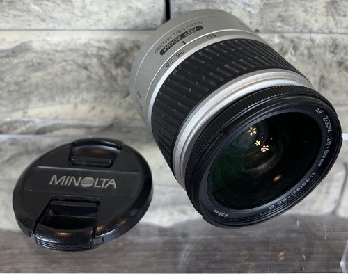 minoltaα3700i  af zoom28-80 afzoom75-300 Minolta AF Zoom 28-80mm 1:3.5 (22) –5.6 0.38m 1.3ft Macro
