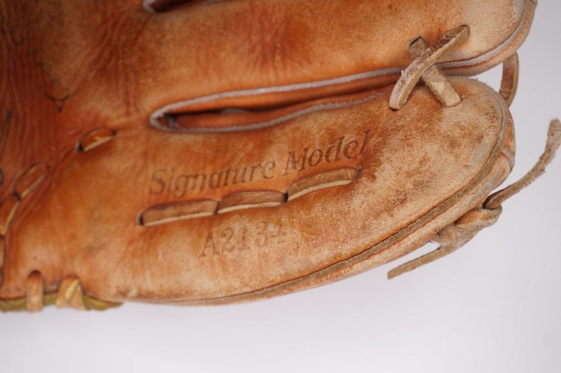 Wilson Eddie Murray Signature Model A2134 11” Fielders Glove *Used