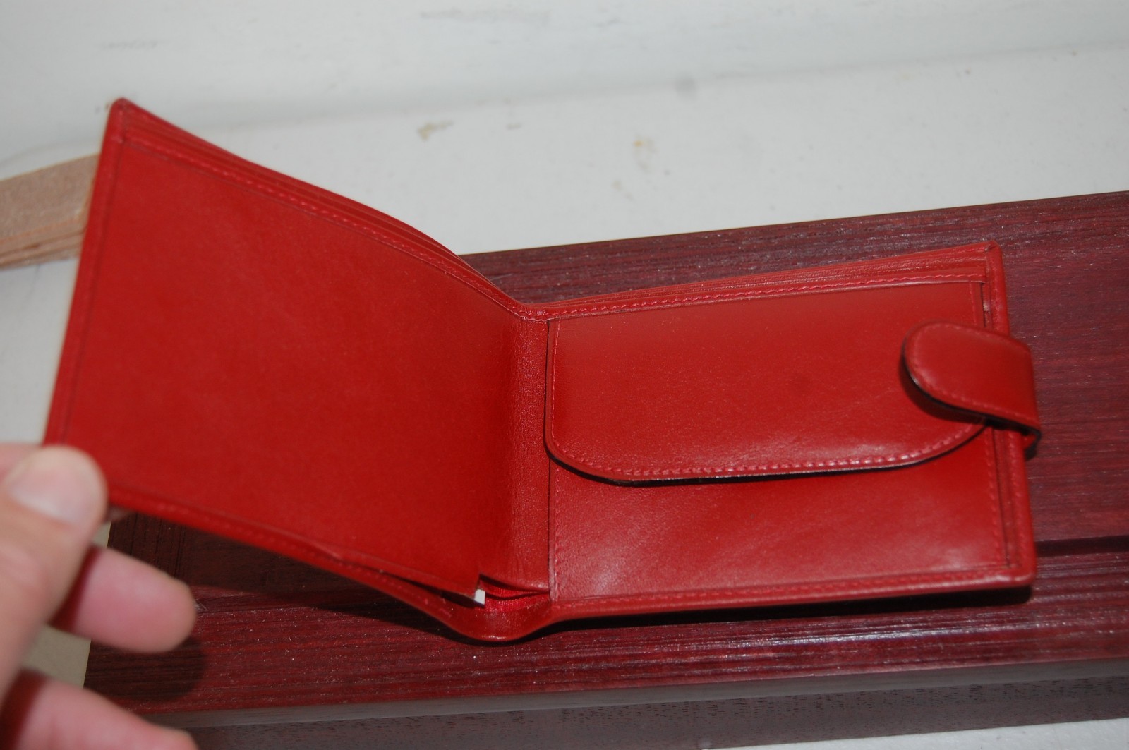 ROLEX MINT RED LEATHER WALLET BILLFOLD  VTG CIRCA 1990  GENUINE  unused 60.02.55