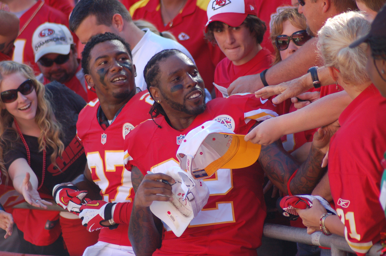 KC Chiefs Vs  Raiders  FRONT ROW 1  chiefs endzone corner