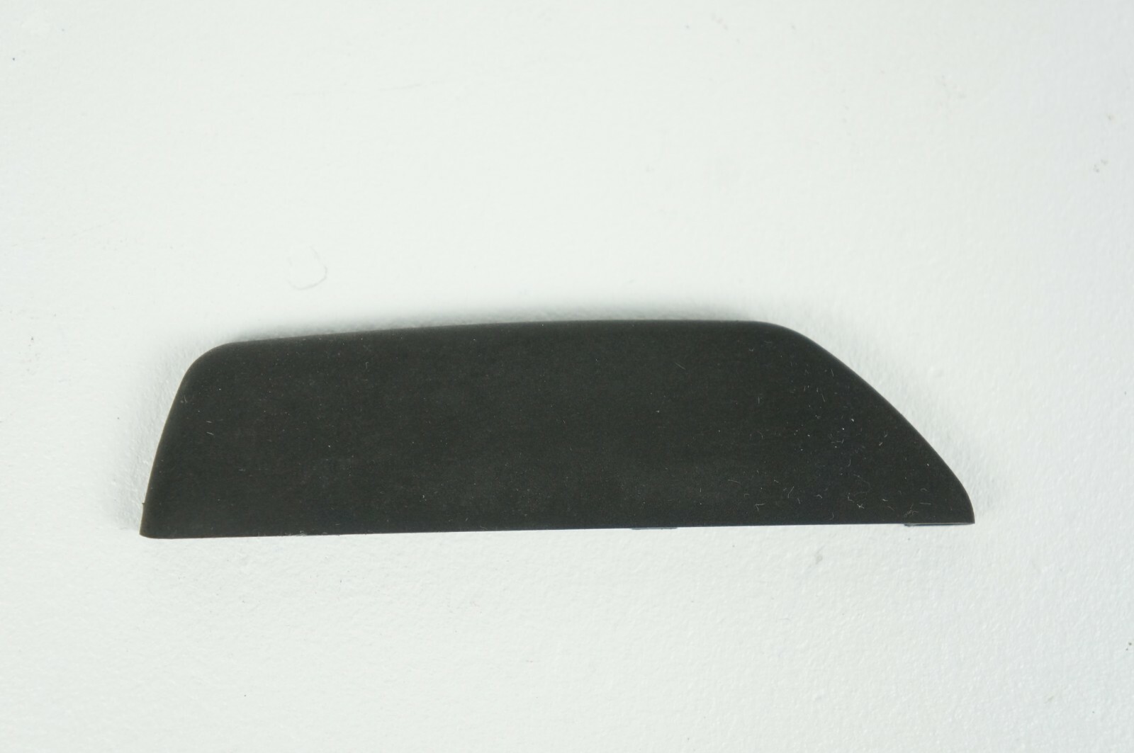 2004-2008 chrysler crossfire right passenger spoiler bolt cover panel trim edge