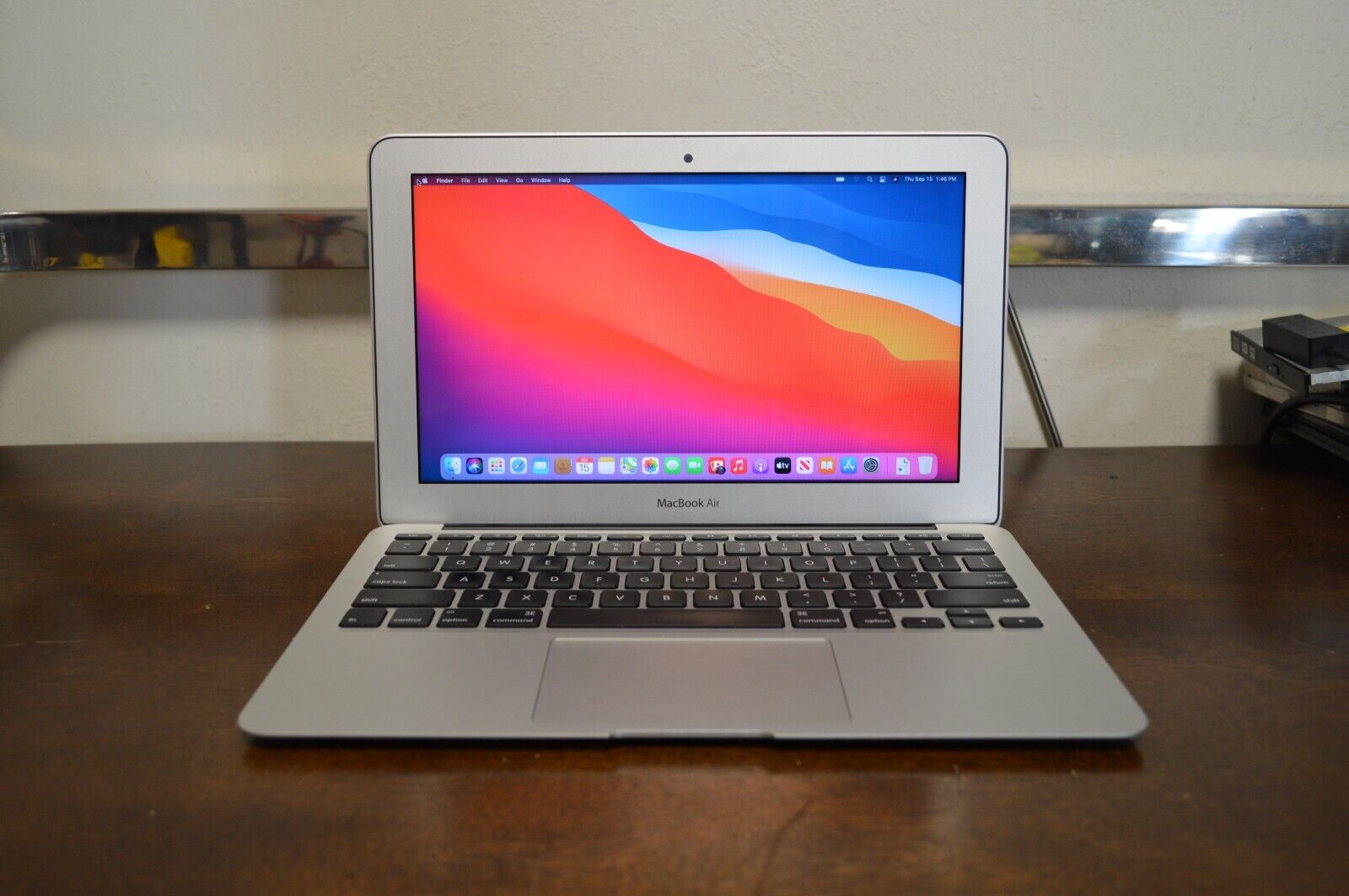 Apple MacBook Air 6.1 11 inch i5 128GB 4GB HD Graphics 5000 Apple MacBook Air 6.1 11 inch i5 128GB 4GB HD Graphics 5000