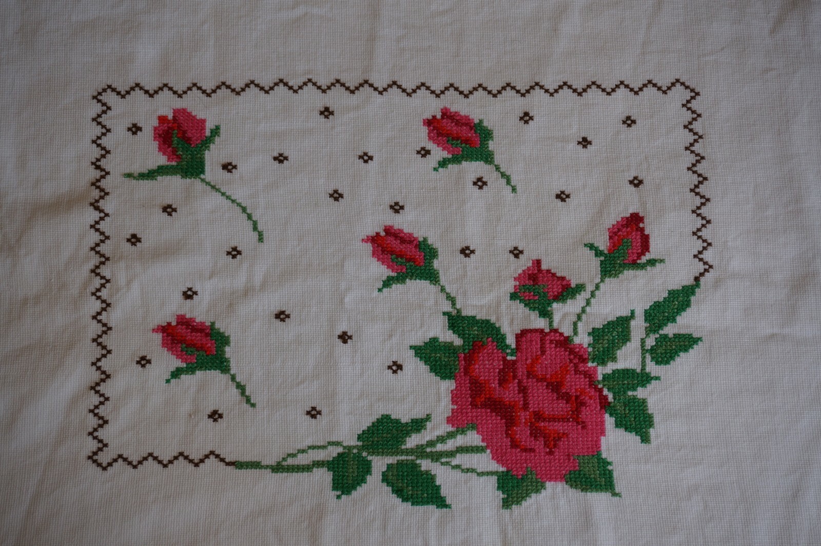 Pink Red Rose and Rose Bud Crochet Pillowcase