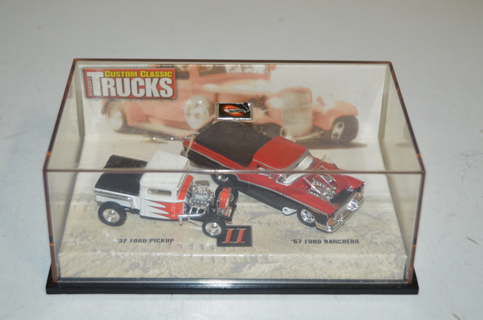 100% Hot Wheels Petersen's Custom Classic Trucks 32 Ford