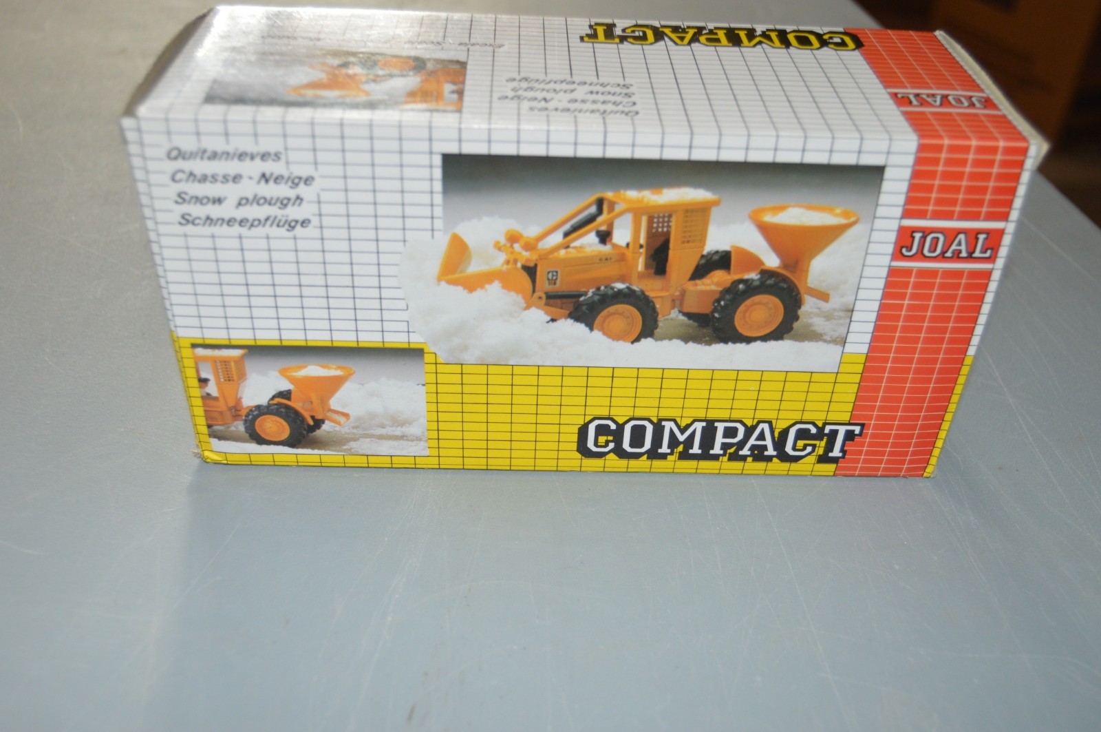 Compact 390 Snow Plow Sander - Caterpillar 518 - 1/43 - Joal #229 - MIB