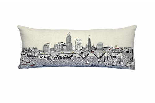 Декоративная подушка для поясницы Cleveland Daylight Skyline 35 белого цвета