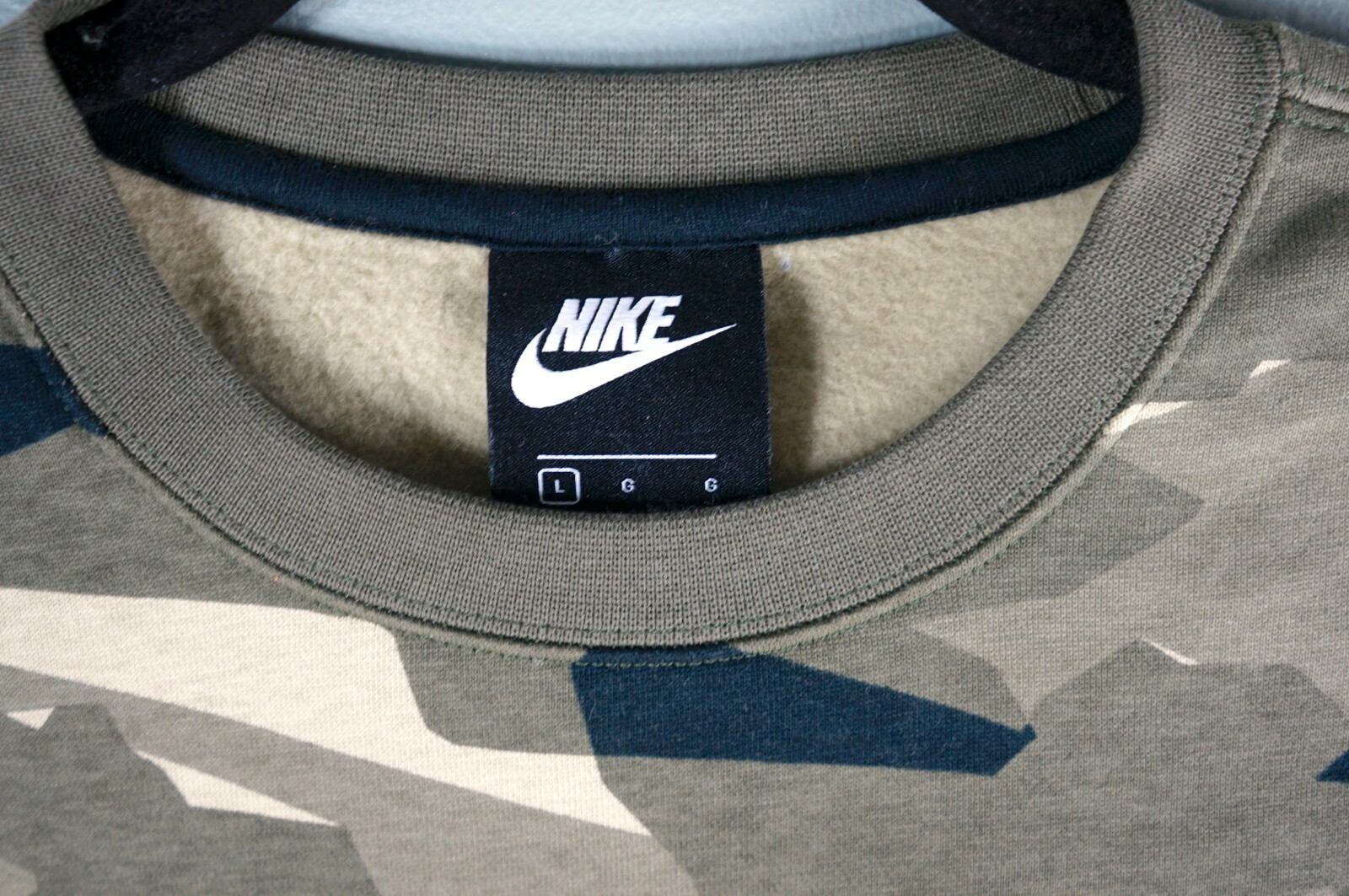 New Nike Sportswear Club Camouflage Camo Crew Sweatshirt Men's Sz L AJ2107-325