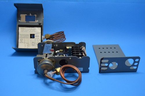 NEW PENN P28AA-1, Oil Failure Cut Out Time Delay 90 Sec., NEW IN BOX, NOS