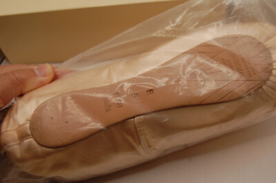 NIB Bloch Sonata Pointe Shoes $111.00 S0130L Color - pink satin 5 E Not Retur