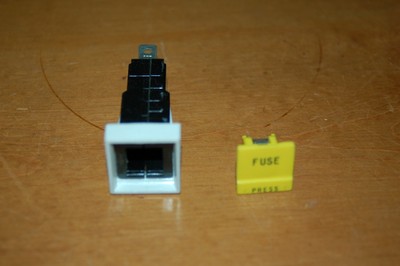 LITTEL SQUARE FUSE HOLDER 15 AMP 250 VOLT MAX. (25 EA)