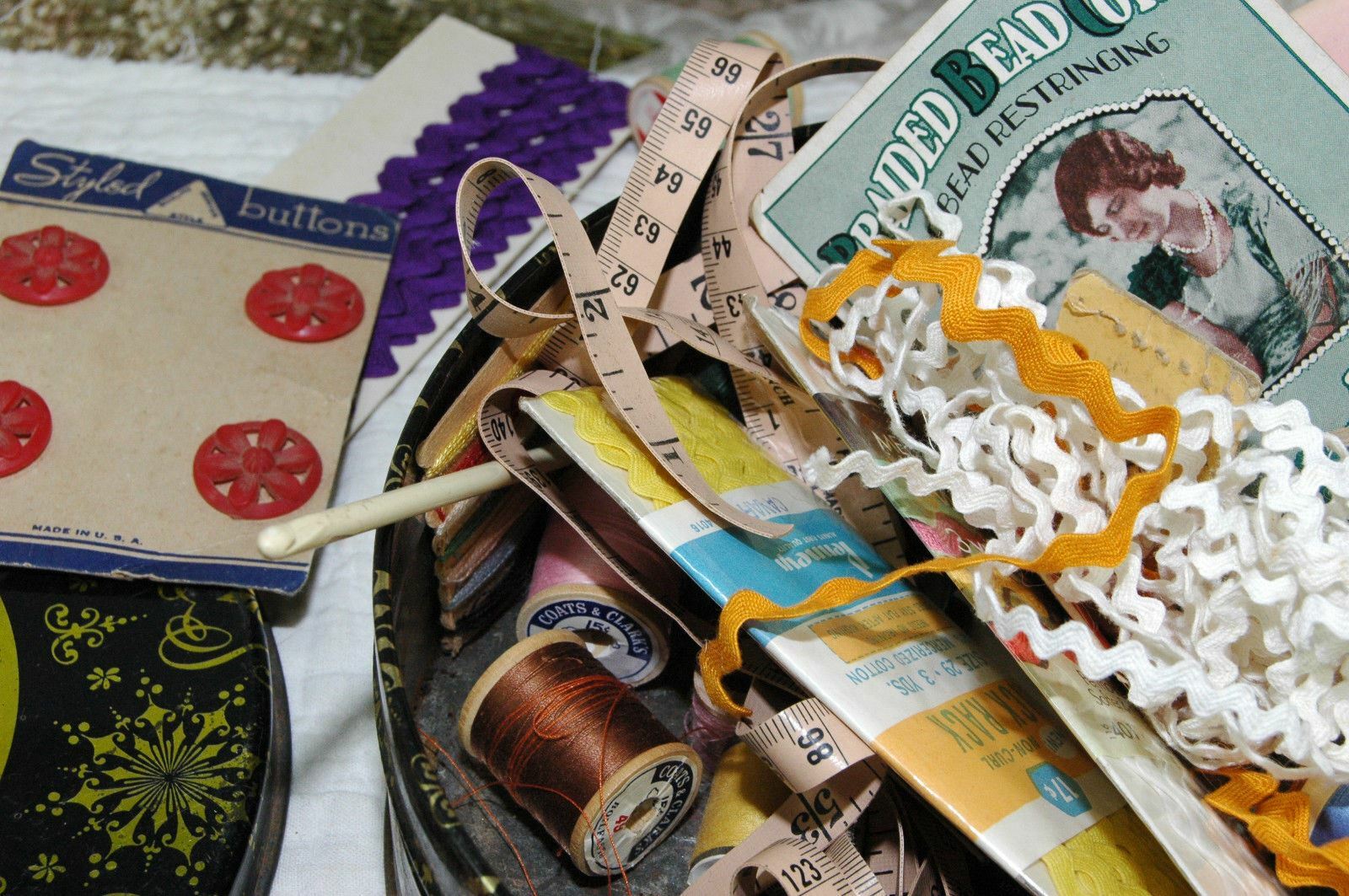 Vintage Sewing Tin Thread Wood Spools Buttons Cards Pin Cushion