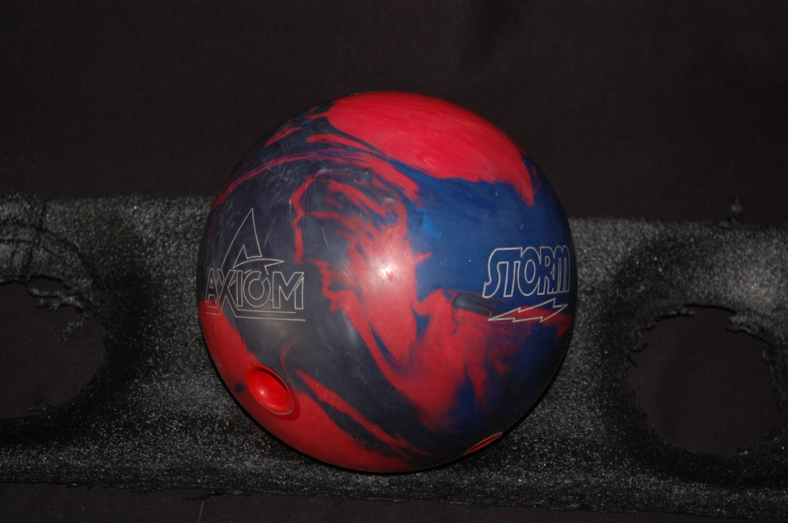 Storm Axiom Pearl 15 Lb Used Bowling Ball (Single Drill)