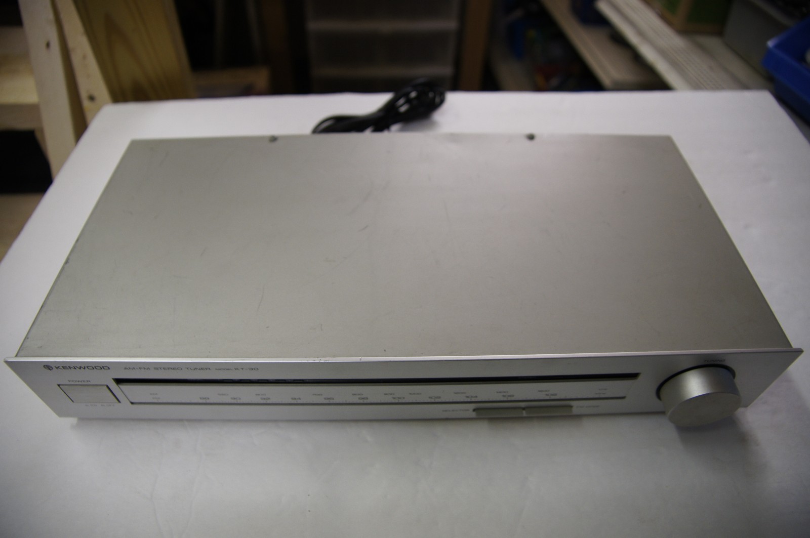 Kenwood KT-30 AM/FM Stereo Tuner - Powers On, Missing Side Screws - For Parts