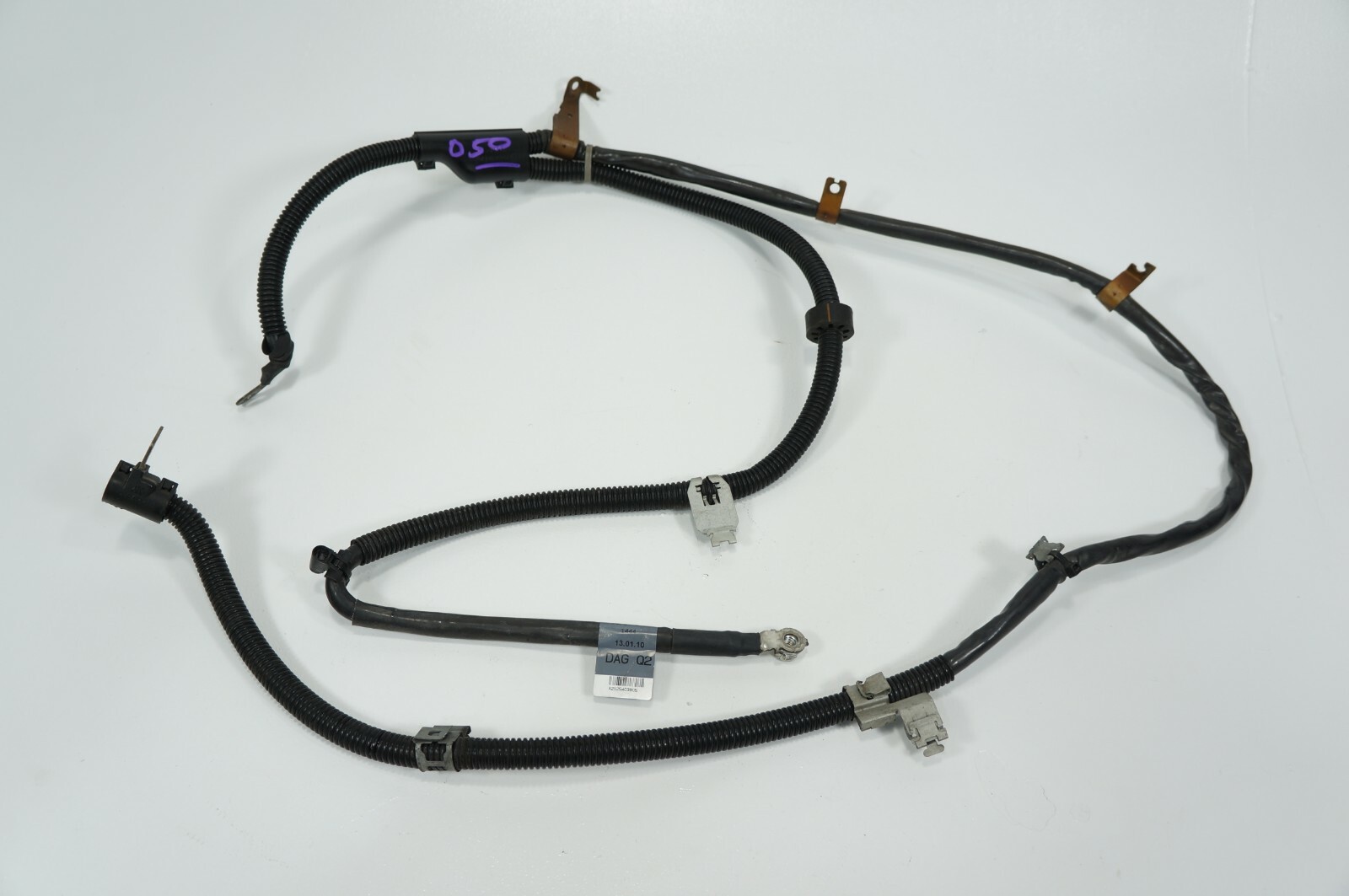 2010-2011 mercedes e550 4matic v8 positive battery starter alternator cable