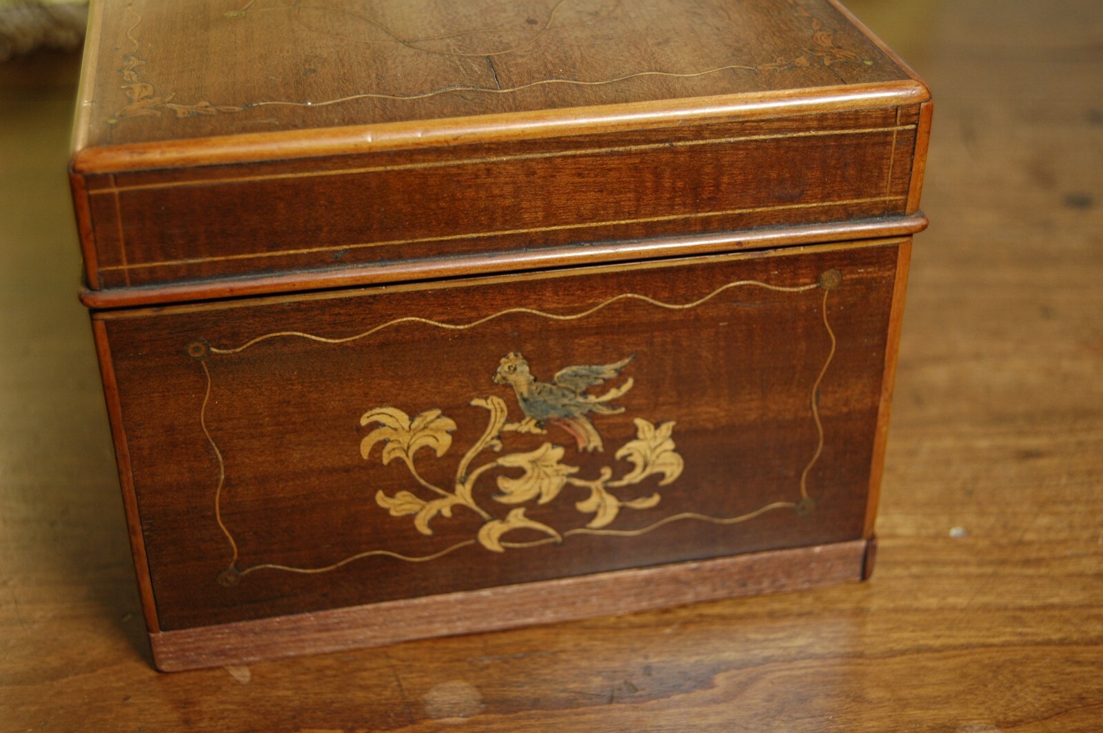 Antique Georgian tea caddy box.