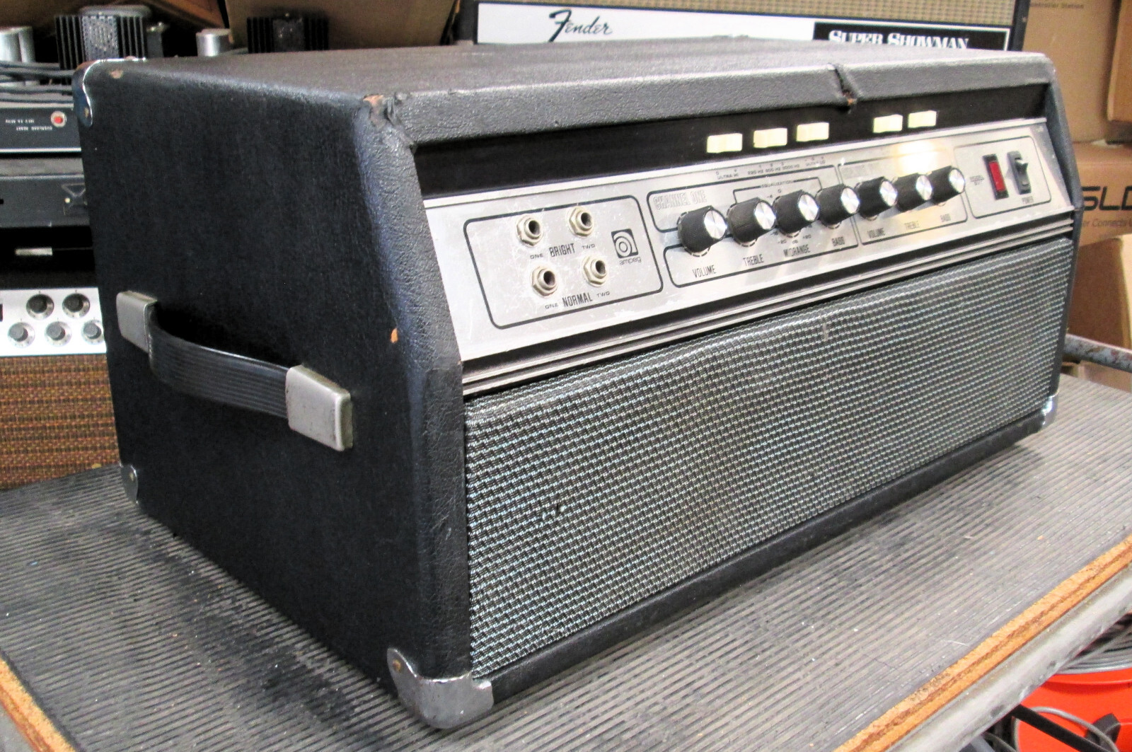 Ampeg SVT Classic ベースアンプ Ampeg :: Classic Series :: All-Tube Bass Heads