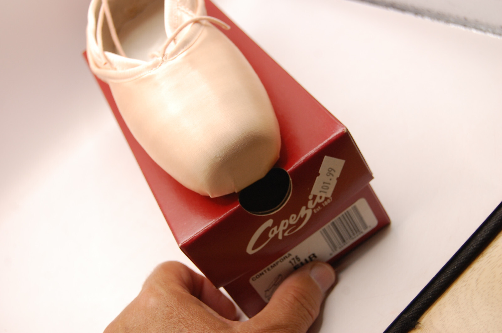 NIB Capezio 176 EUR Contempora Pointe Shoe 3 EE Not NIB Capezio 176 EUR Contempora Pointe Shoe 3 EE Not