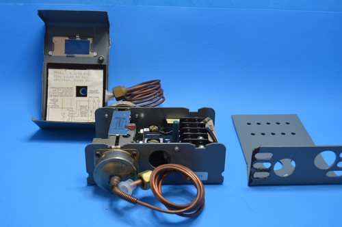 NEW PENN P28AA-1, Oil Failure Cut Out Time Delay 90 Sec., NEW IN BOX, NOS