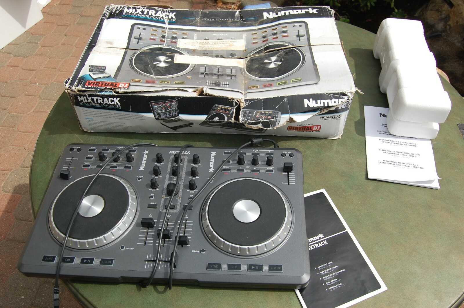 Numark MIXTRACK PRO 本体 中古（箱、USBケーブル有り） 51AWDKrbMwS._AC_SY200_QL15_.jpg