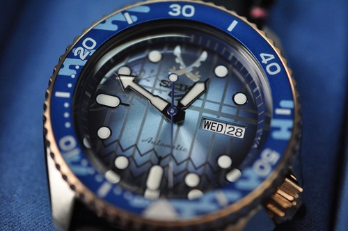 Pre-owned Seiko Sports 5 Srpj26k1 Automatic Demon Slayer 500pcs Limited Hashibira Inosuke