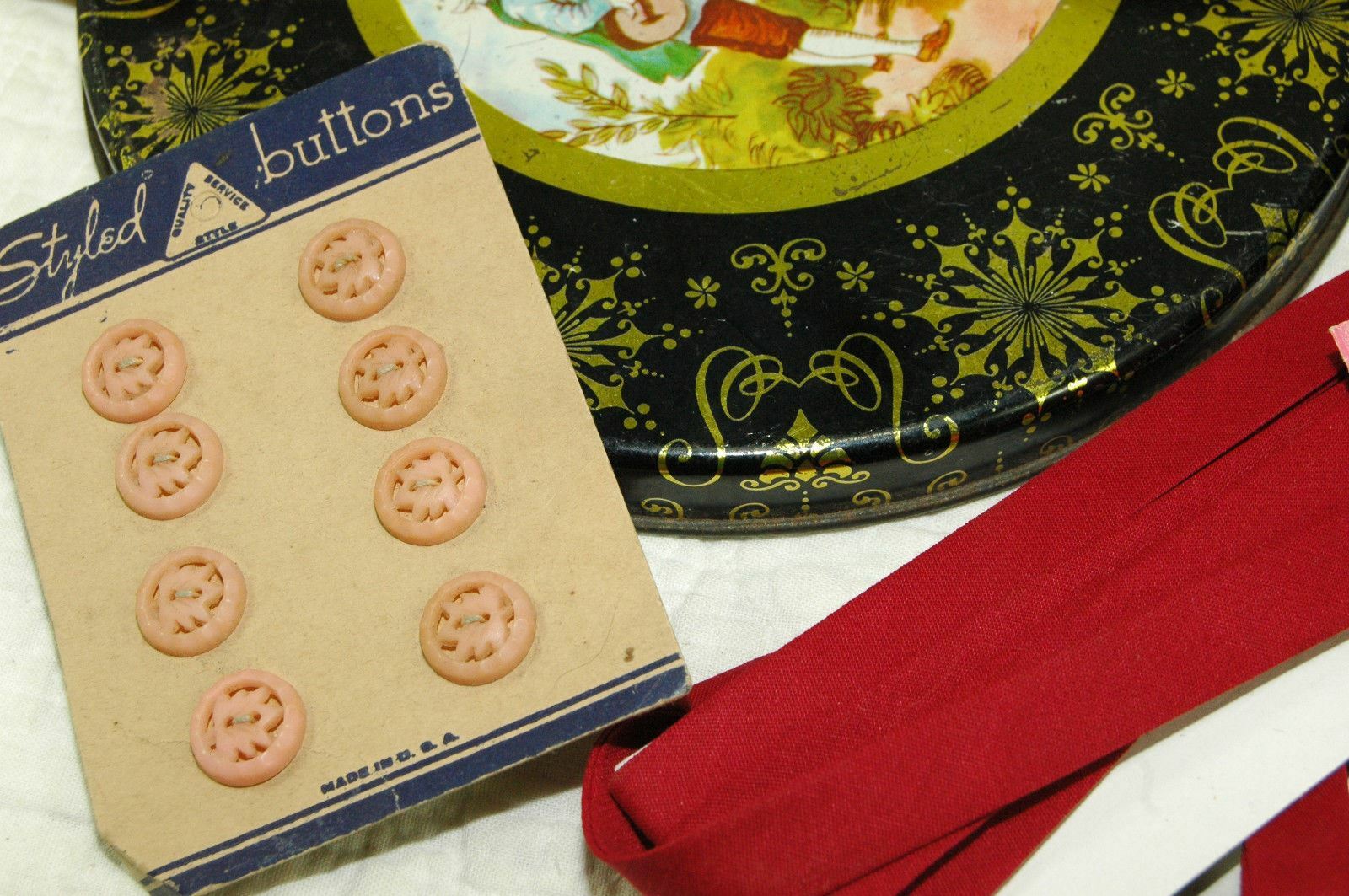 Vintage Sewing Tin Thread Wood Spools Buttons Cards Pin Cushion