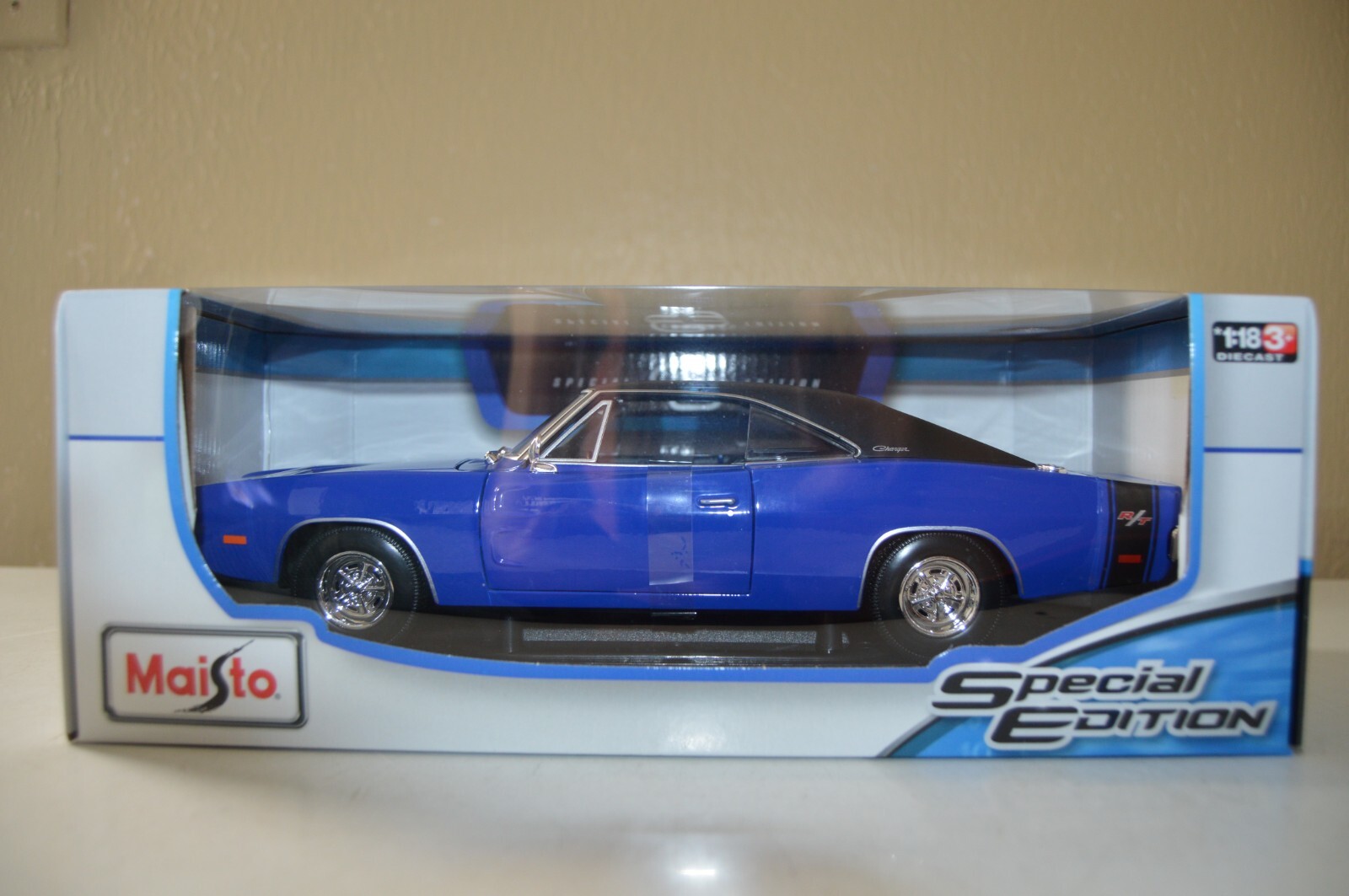 1/18 ダッジ・チャージャー R/T 紺 Dodge Charger 1969 1/18 ダッジ・チャージャーR/T 紺 Dodge Charger R/T 1969