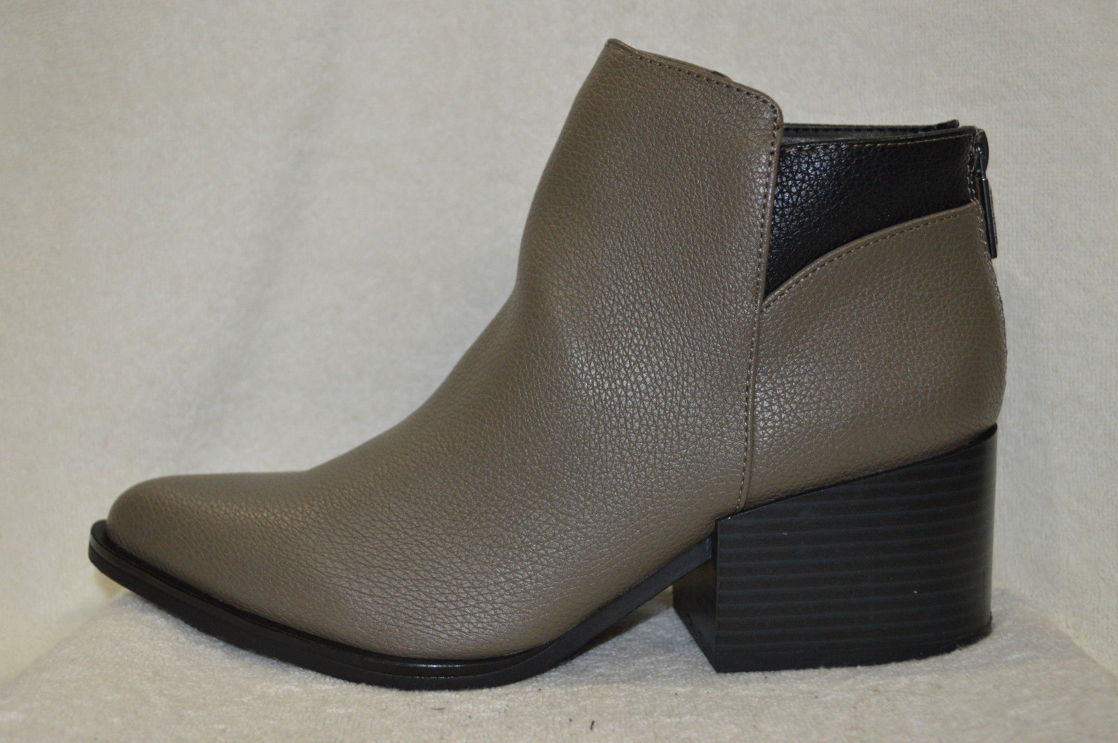 simply vera vera wang skylark women's ankle boots