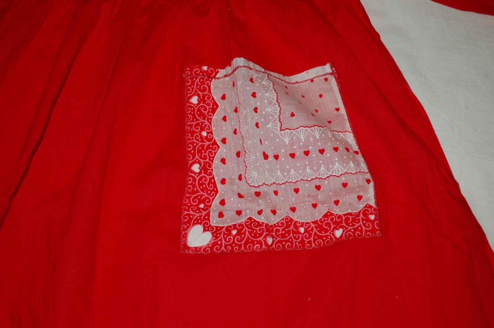 Vintage Valentine's Day Half Apron Red W/ Hearts Handkerchief Pockets Cute!!