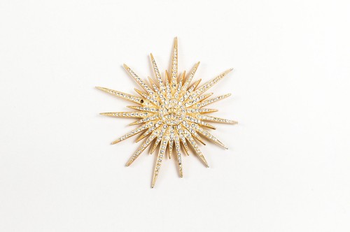 Broche Fantaisie Camey Fleur Avec Diamant CZ – Multicolore, 50mm, Neuf Sous Blister