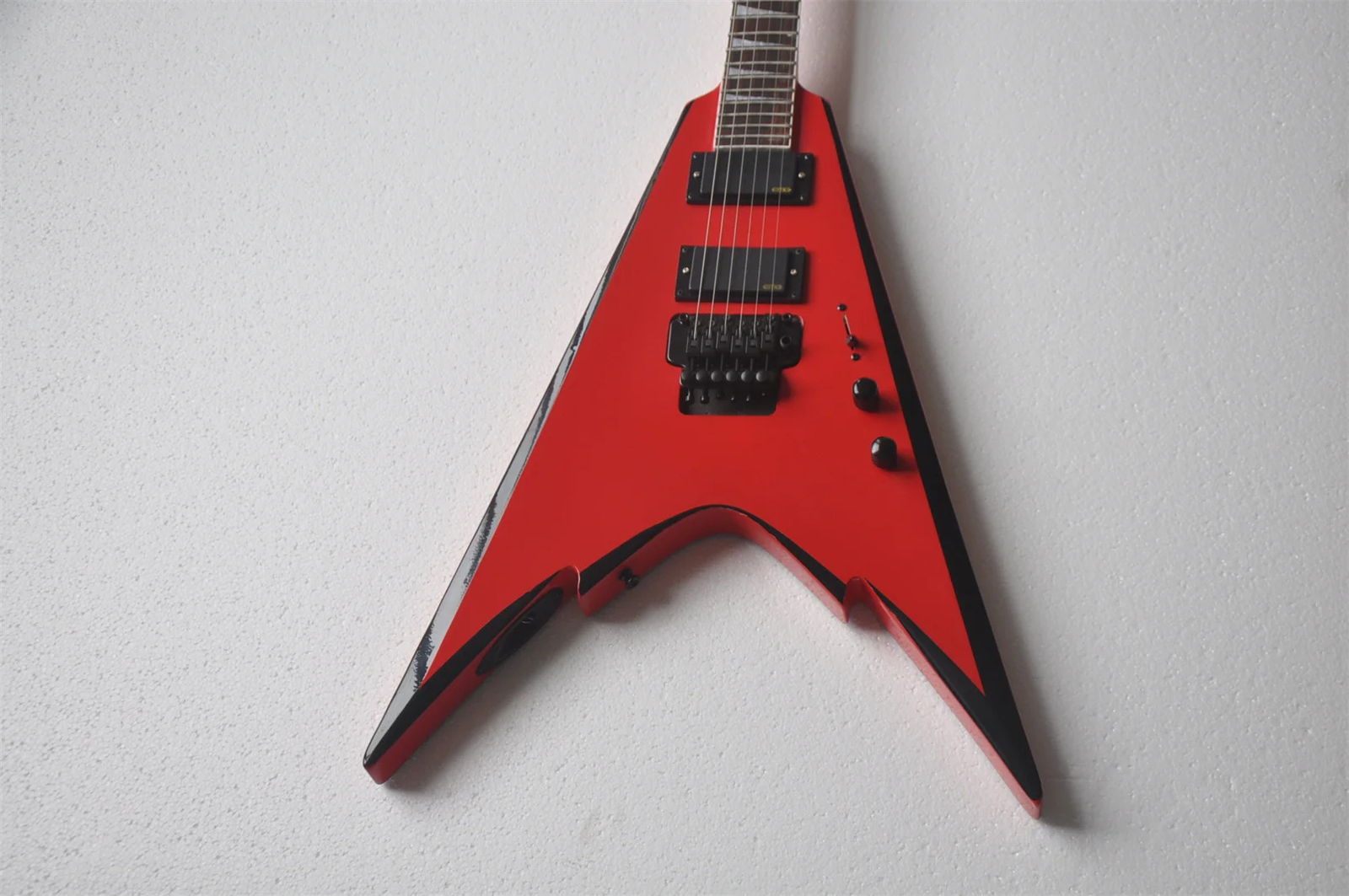ギター D-CUSTOM GUITERS Distron Distortion Factory Customized New Special Shaped V-shaped Red Electric