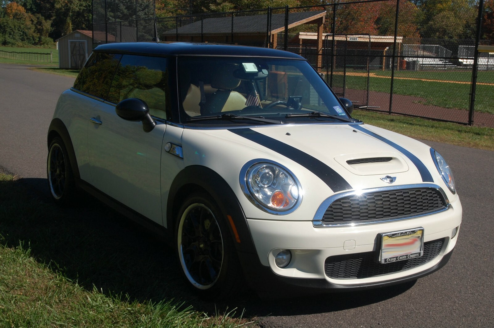 2009 Mini Cooper S 2009 Mini Cooper S – Man 6sp – Leather, Pano & Premium & Cold – Bi-Xenon LOADED