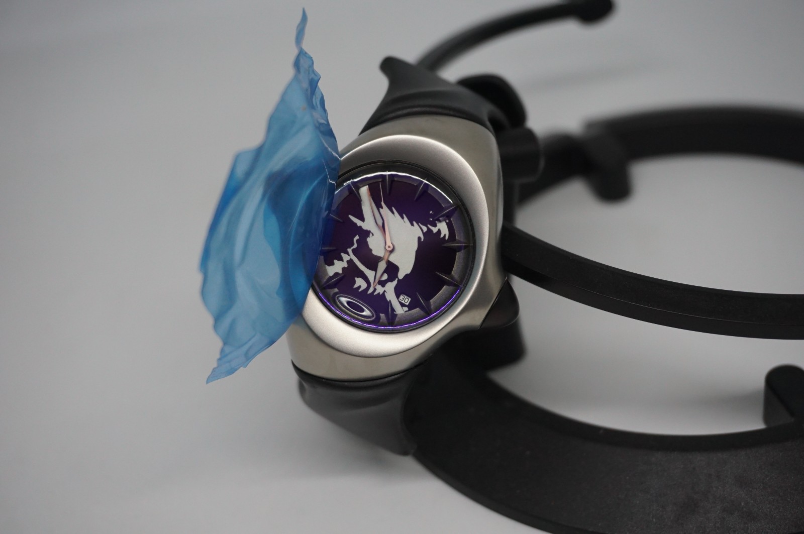 Oakley Crush 1.0 Watch Black Face Silver Skull 10-122 Analog