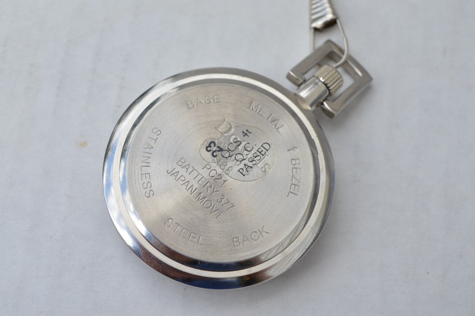 DETAILS  Quartz Pocket Watch, clean working condition, with chain, Nice