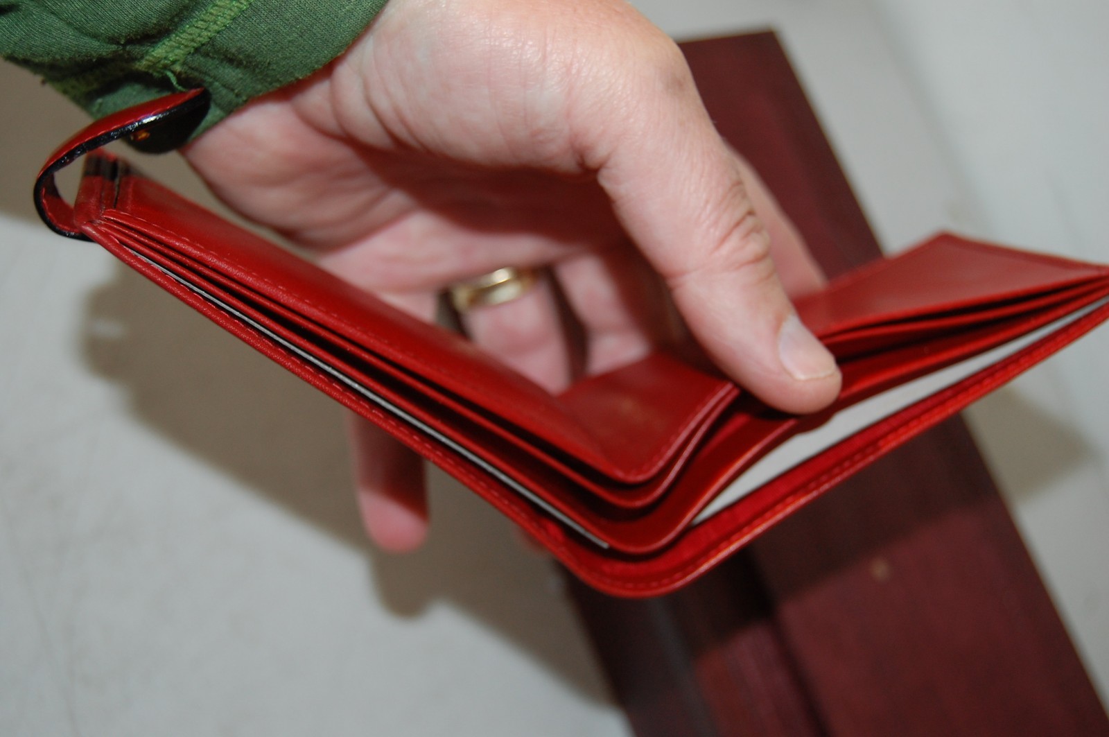 ROLEX MINT RED LEATHER WALLET BILLFOLD  VTG CIRCA 1990  GENUINE  unused 60.02.55