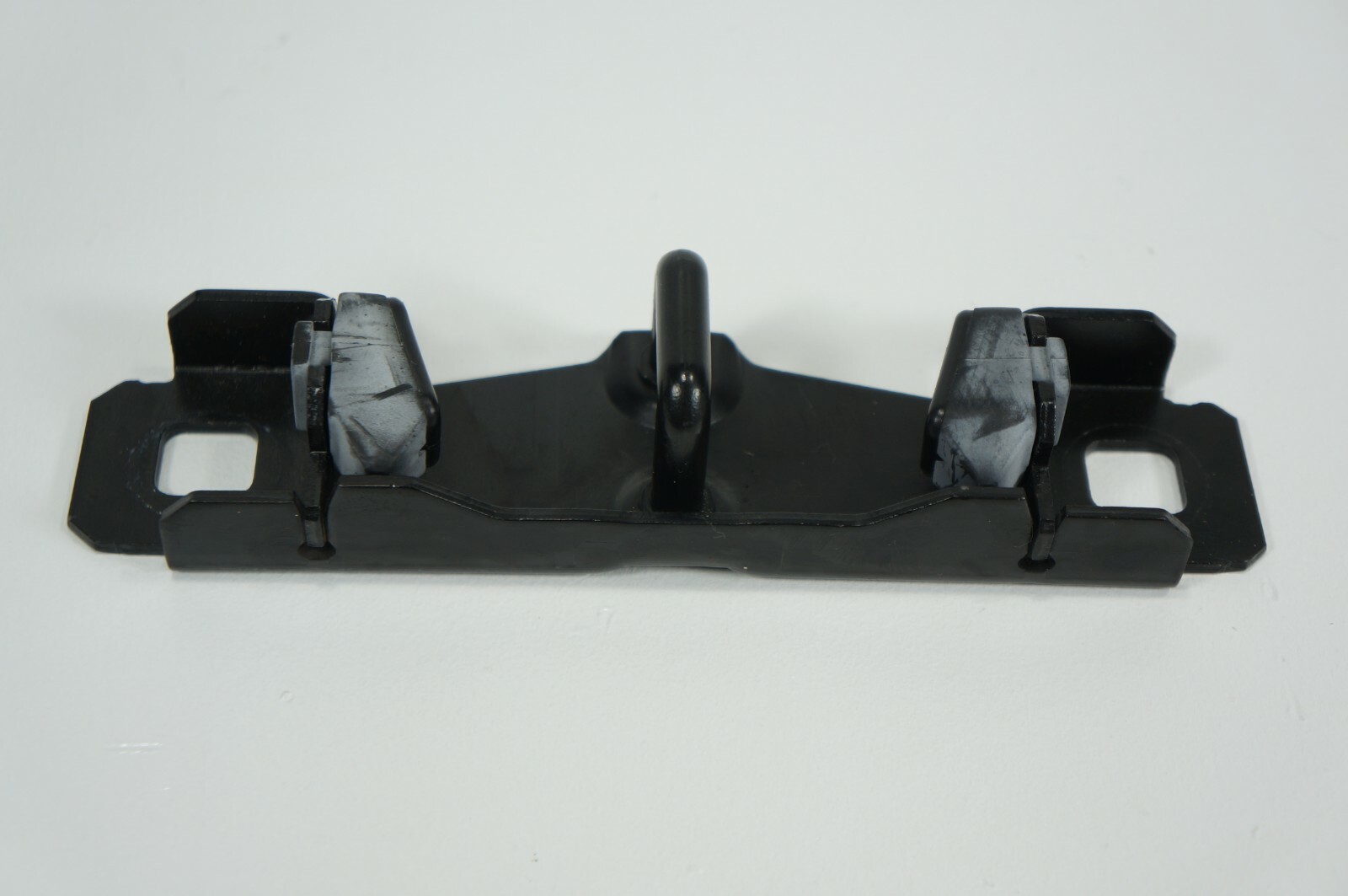 06-2009 range rover sport L320 trunk tailgate catch striker latch hook fqq500050