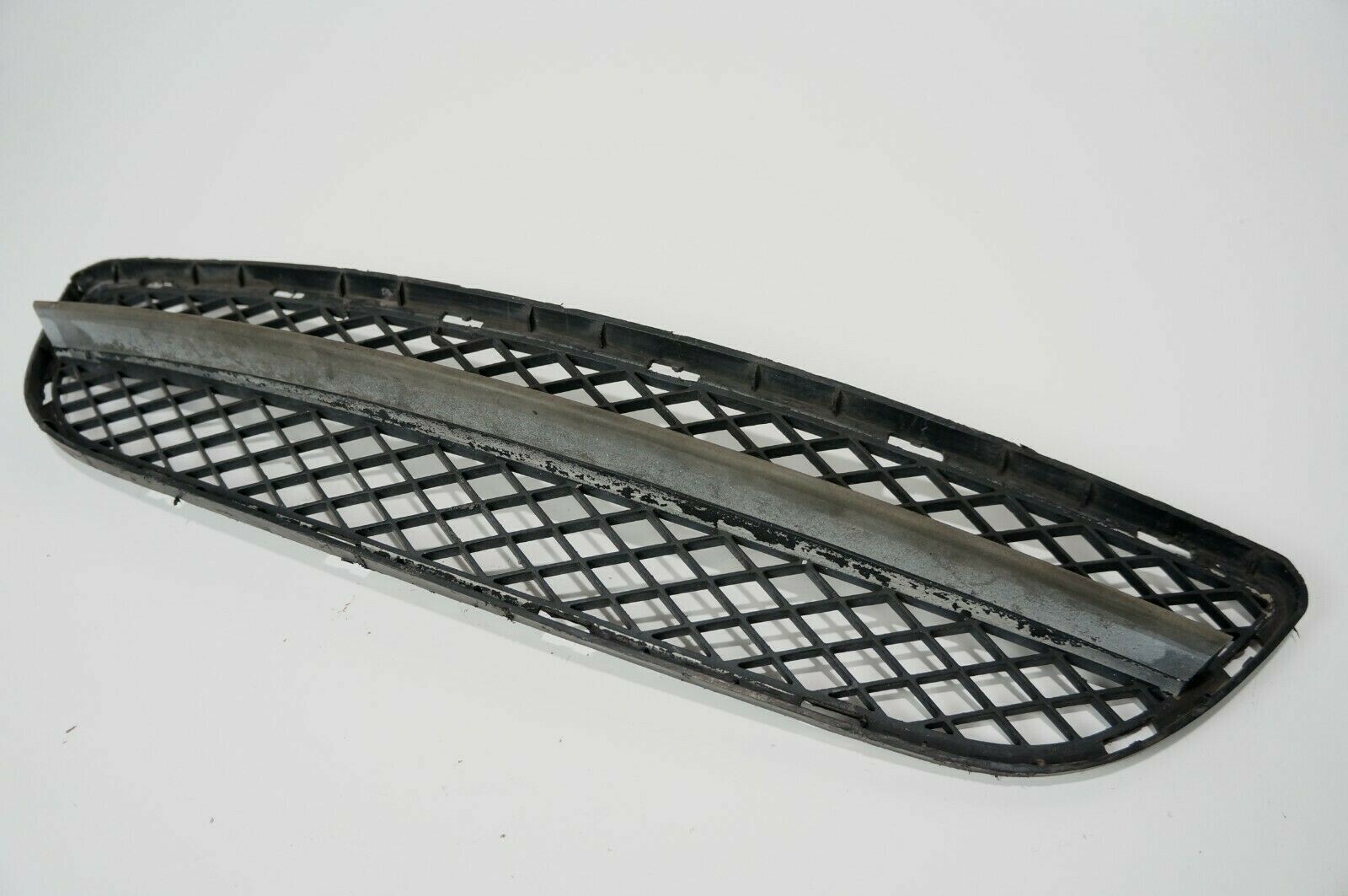 06-2010 bmw e90 325i 328i front bumper center grille grill radiator mesh