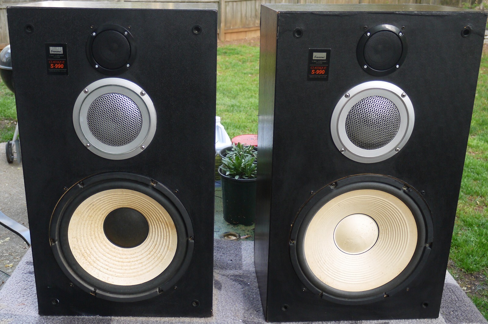 Vintage 1977-78 Pair of Sansui S-990 3 Way Classique