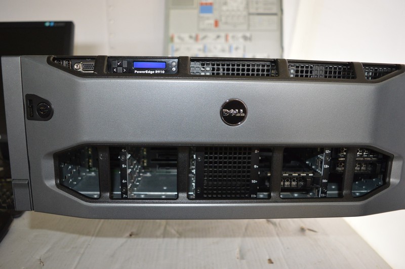 Dell Poweredge R910  4x Xeon E7-4807