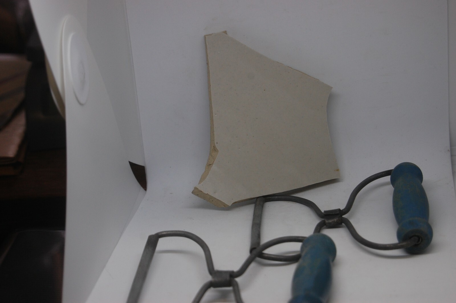 BUCKEYE POTTERY CROCK ORIGINAL PAIR OF HANDLES BLUE AND A CROCK CHARD VINTAGE