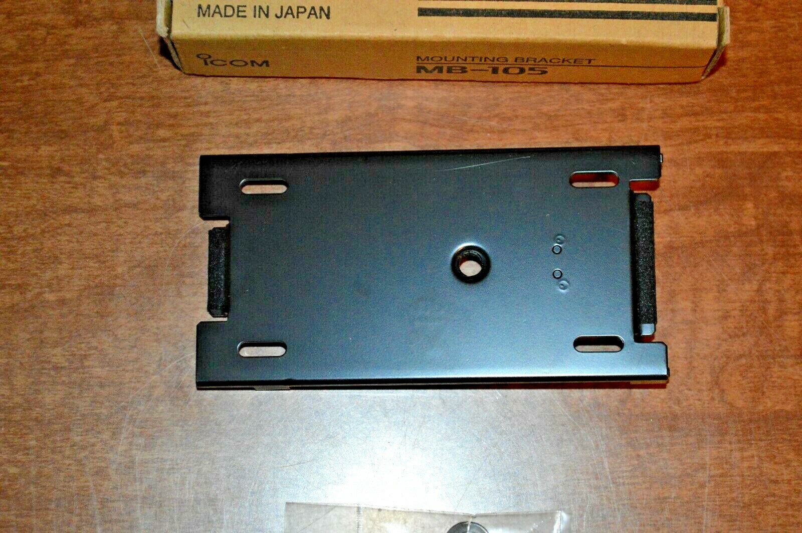 ICOM MB-105 Mobile Transceiver Mounting Bracket For IC-7000 Radio