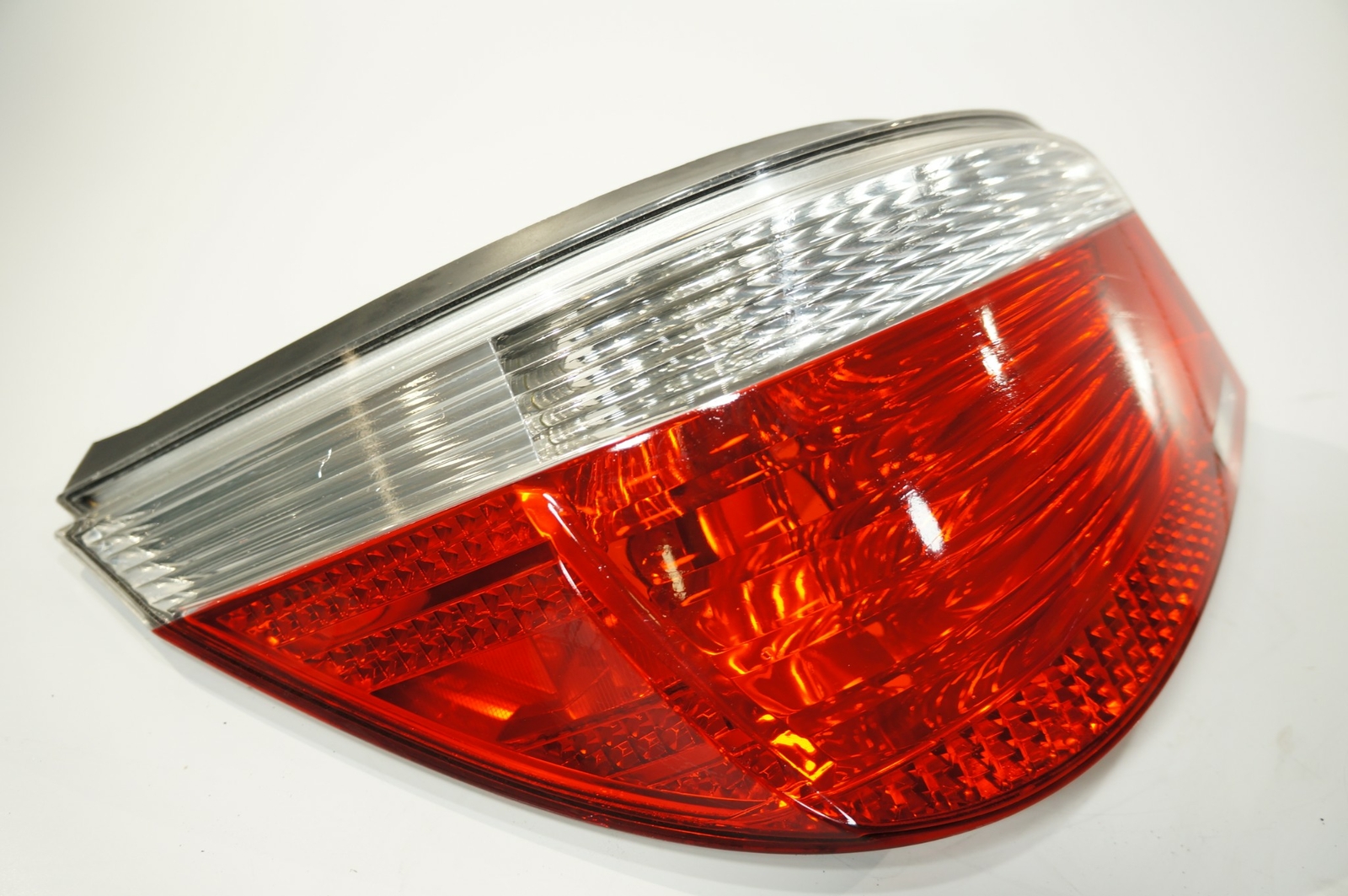 04-2007 bmw 525i e60 rear left driver side tail light stop brake lamp taillight