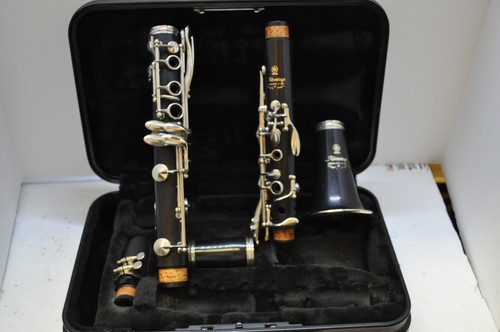 YAMAHA ADVANTAGE YCL-200AD CLARINET WITH HARD CASE
