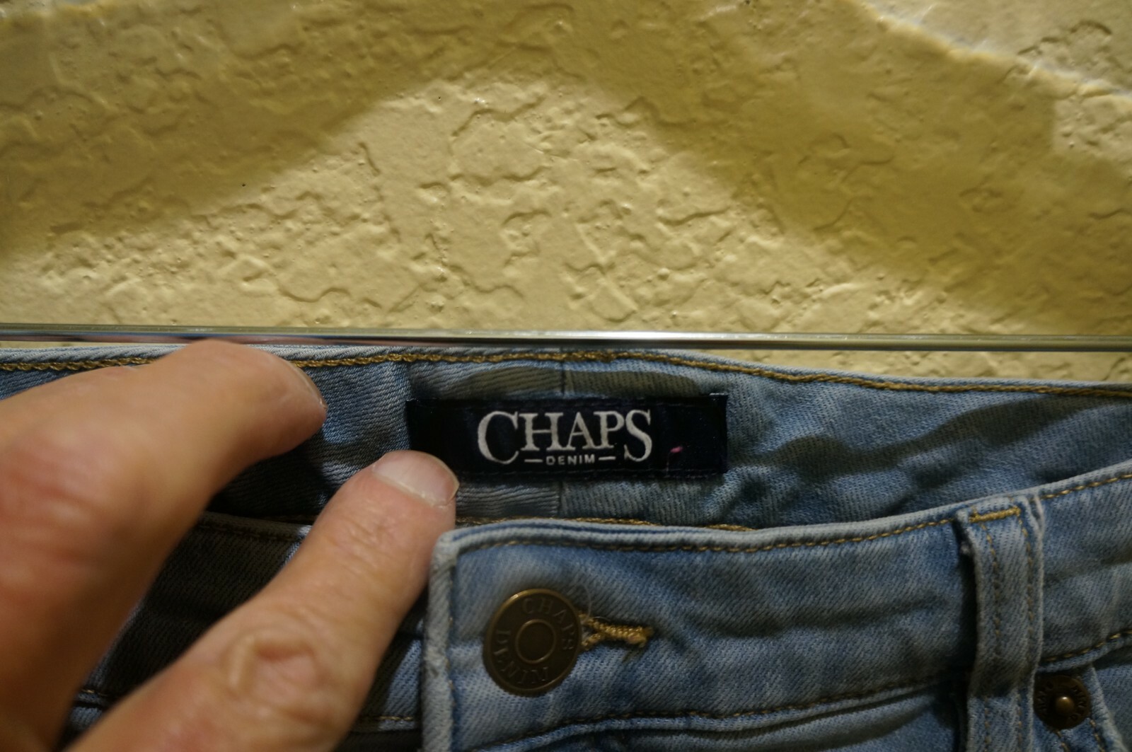 KID'S UNISEX ACID WASHED BLUE JEANS BY CHAPS SIZE 14