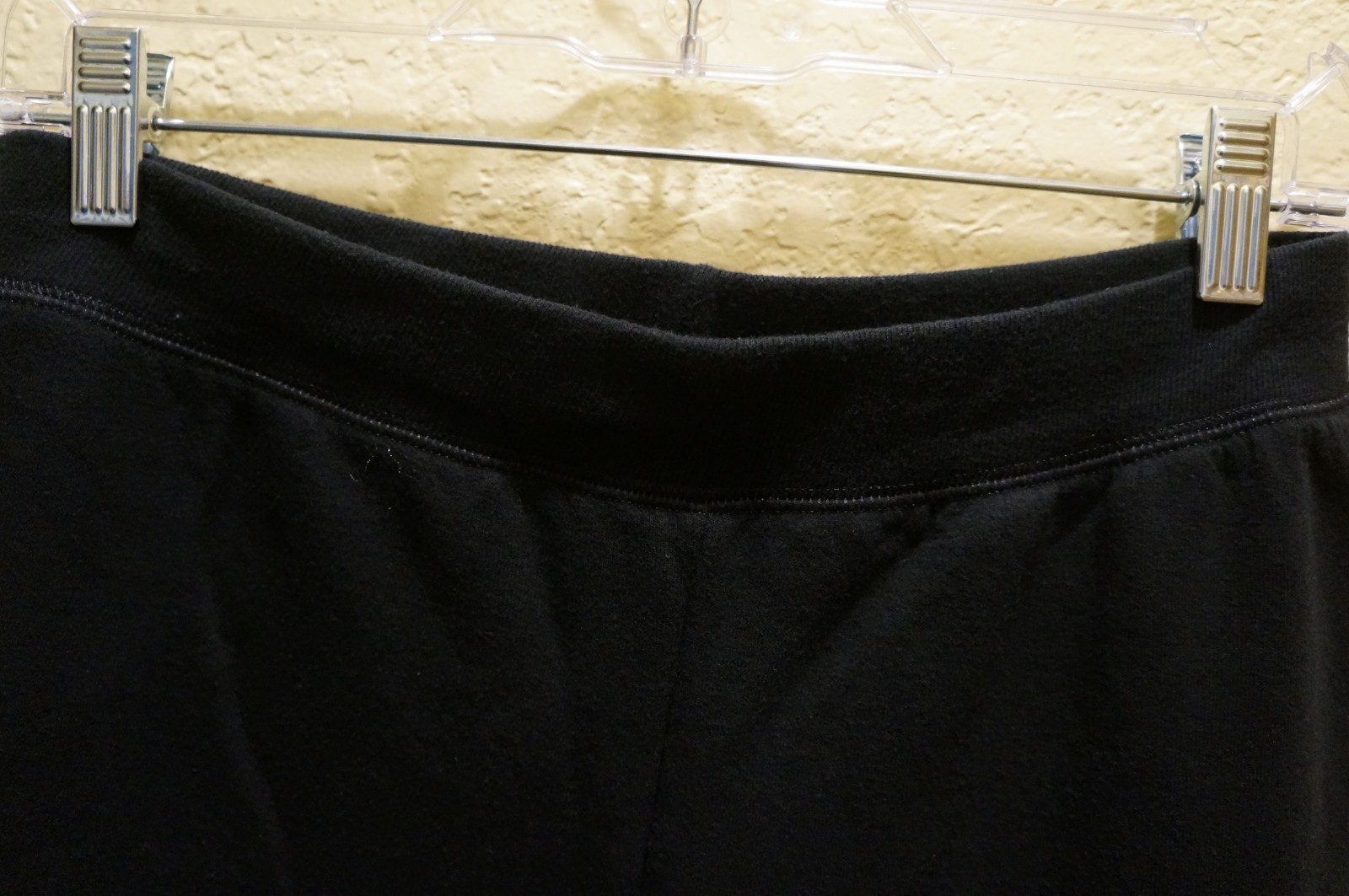 ADULT UNISEX BLACK ELASTIC WAIST SWEATPANTS BY HANE'S SIZE M