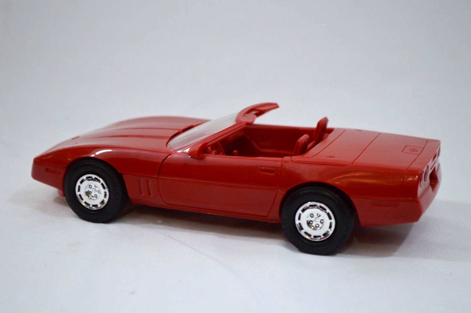 1987 Chevy Corvette Dealer Promo Model Car Cherry Red with Box (27)