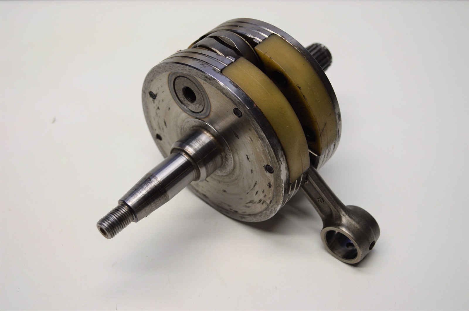 Двигатель вал 3 мм. Kawasaki kx 250 crankshaft. коленчатый стержень это. кобальт двигатель коленвал.