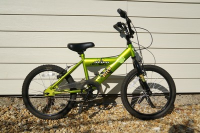 Avigo 18” Wheel Bicycle Poss Suit 5 - 6 Years