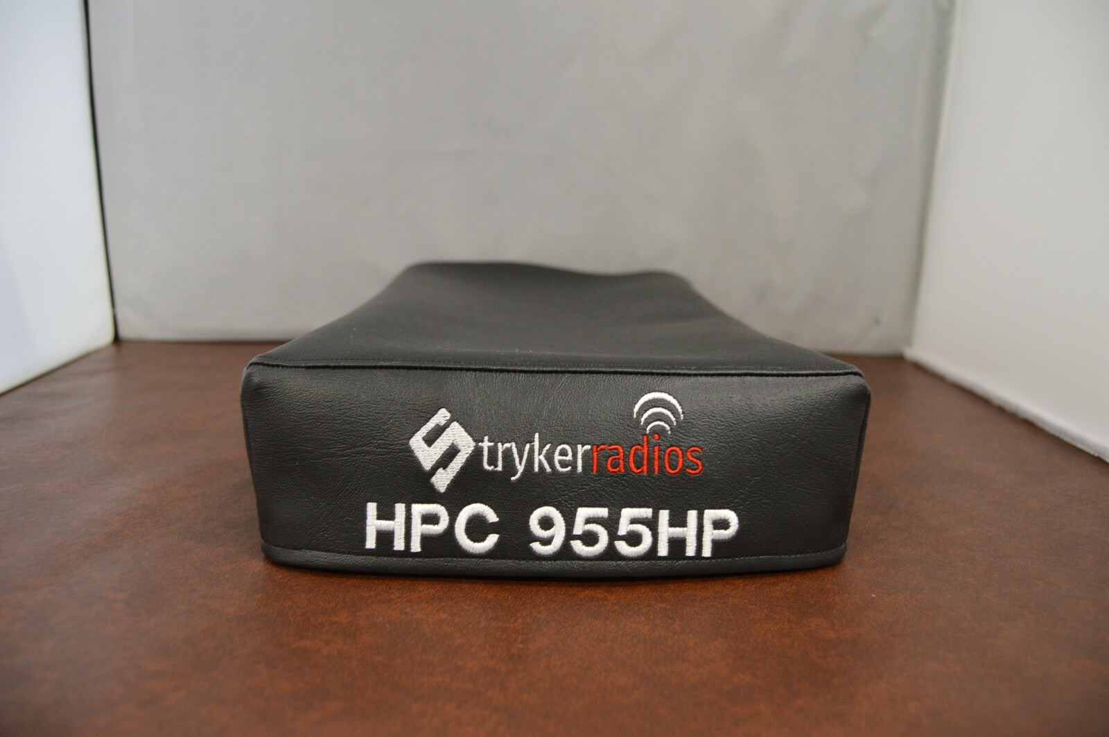 Stryker HPC 955HP Signature Series Radio Dust Cover - Picture 1 of 3