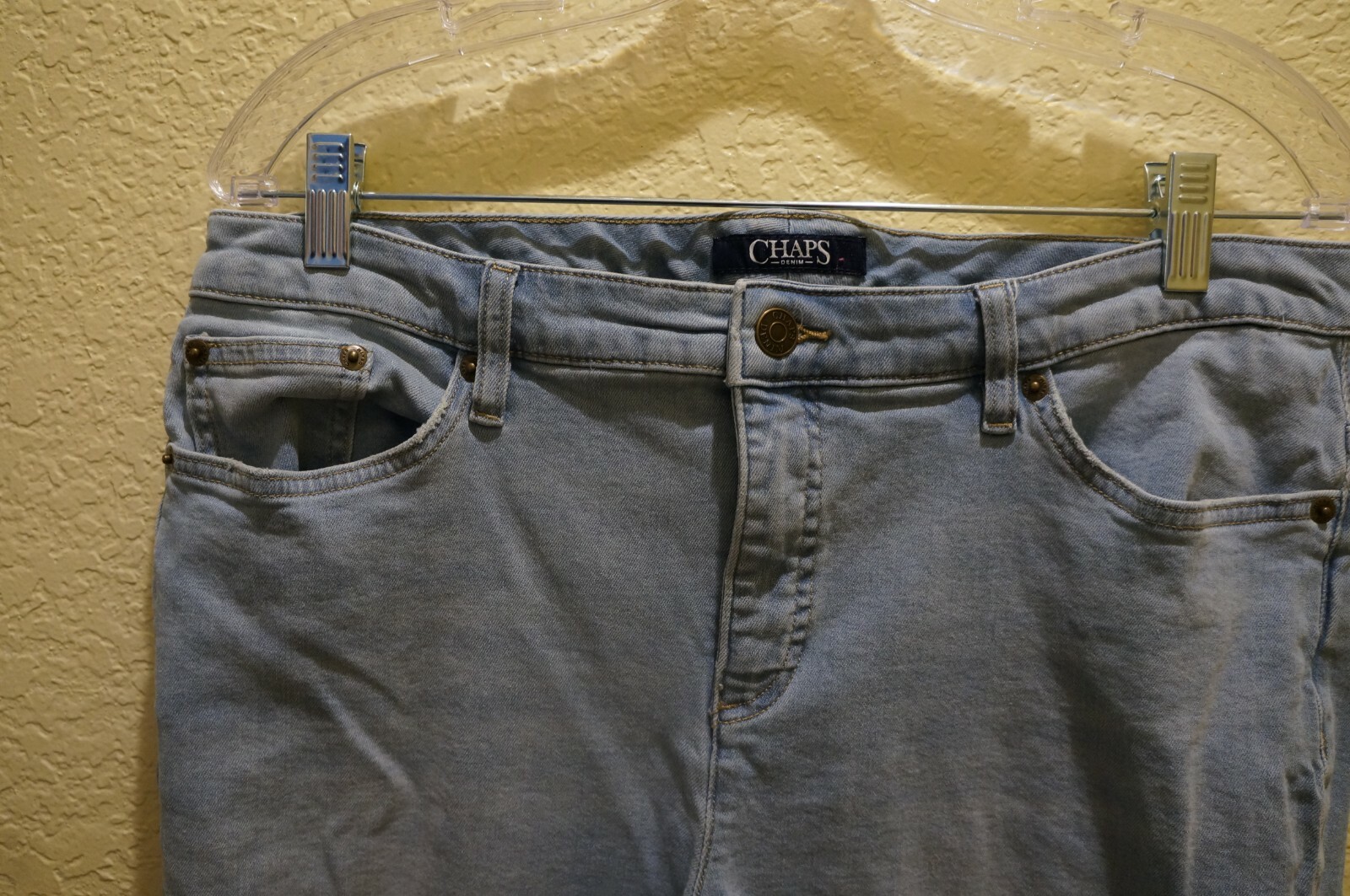 KID'S UNISEX ACID WASHED BLUE JEANS BY CHAPS SIZE 14